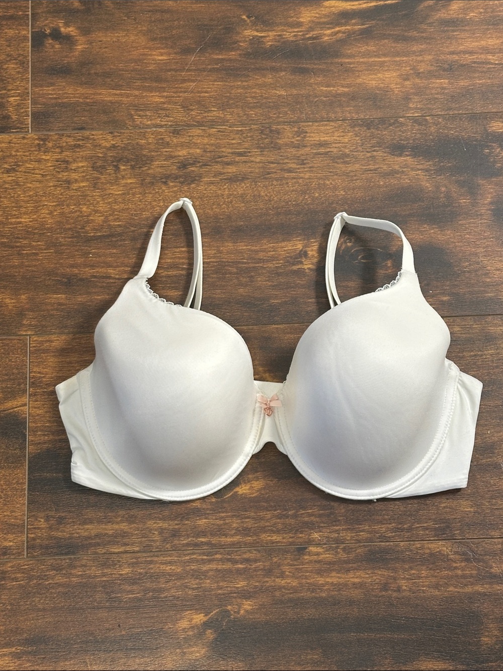 🕊️✨Victoria’s Secret Body by Victoria White Bra 36DD EUC